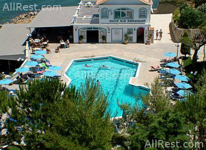 Alexandra Beach Hotel & Bungalows 8